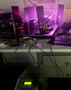 Emissione laser per la eccitazione di molecole luminescenti. 