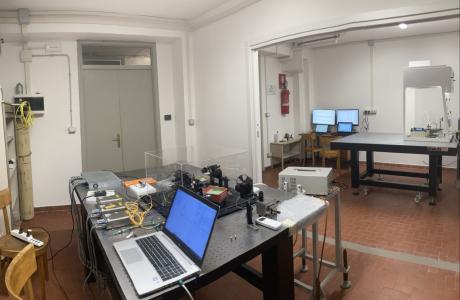 Spectroscopy/imaging system based on Photoconductive antennas and DFB fiber-coupled IR laser. General view of the laboratory