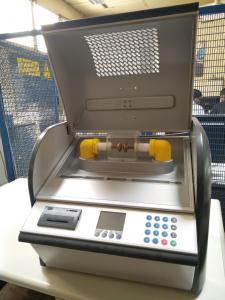 Macchina BAUR DTA 100C per la valutazione della tensione di scarica nei liquidi isolanti. 